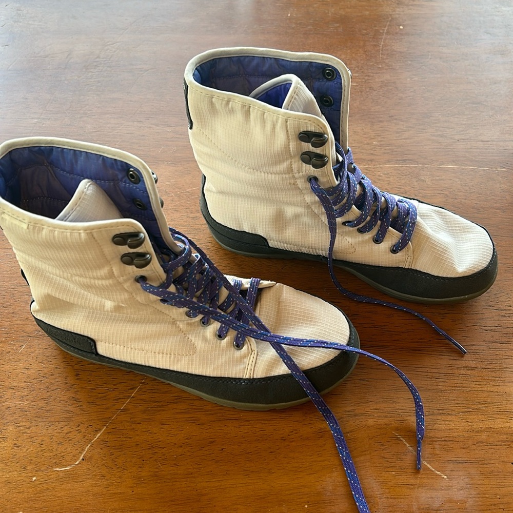 Size 7 Patagonia insulated boot